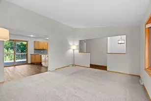 18208 Valley View Rd, Eden Prairie, MN 55346 - Photo 9