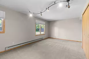 18208 Valley View Rd, Eden Prairie, MN 55346 - Photo 19