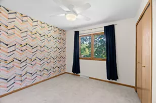 18208 Valley View Rd, Eden Prairie, MN 55346 - Photo 13