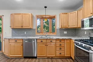 18208 Valley View Rd, Eden Prairie, MN 55346 - Photo 3