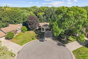 18208 Valley View Rd, Eden Prairie, MN 55346 - Photo 37