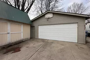431 W Luverne St, Luverne, MN 56156 - Photo 37