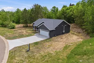 912 Carter Cir, Eveleth, MN 55734 - Photo 7