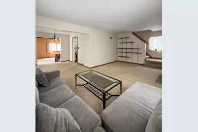 1913 6th Avenue NE, Austin, MN 55912 - Photo 3