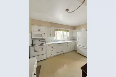 1913 6th Avenue NE, Austin, MN 55912 - Photo 9