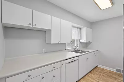 317 Snelling Avenue S, Saint Paul, MN 55105 - Photo 17