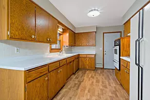 3231 Zane Ave N, Crystal, MN 55422 - Photo 9