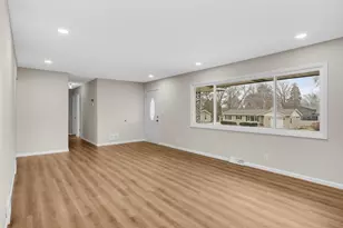 4617 Maryland Ave N, Crystal, MN 55428 - Photo 5