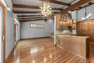 9708 Mill Creek Dr, Eden Prairie, MN 55347 - Photo 3