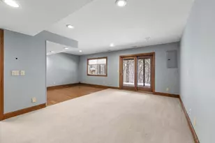 9708 Mill Creek Dr, Eden Prairie, MN 55347 - Photo 35