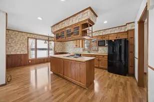 1122 S Andrew Dr NE, New London, MN 56273 - Photo 5