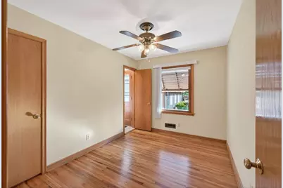 2724 McKnight Road N, North Saint Paul, MN 55109 - Photo 13