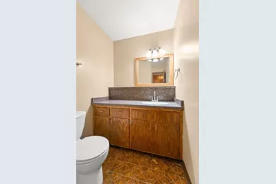 2807 Edgewood Drive N, Fargo, ND 58102 - Photo 39