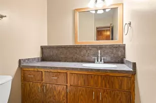 2807 Edgewood Dr N, Fargo, ND 58102 - Photo 39