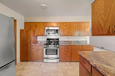 2807 Edgewood Drive N, Fargo, ND 58102 - Photo 13