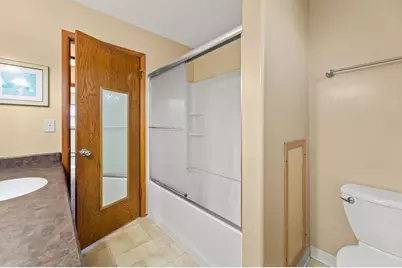 2807 Edgewood Drive N, Fargo, ND 58102 - Photo 27