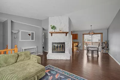 9614 Wellington Lane N, Maple Grove, MN 55369 - Photo 3