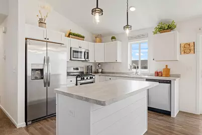 423 Eagle Street NW, Isanti, MN 55040 - Photo 3