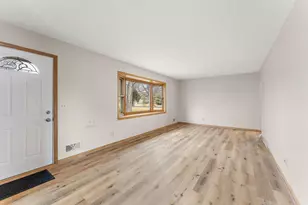 136 Panorama Ave, Fridley, MN 55421 - Photo 9