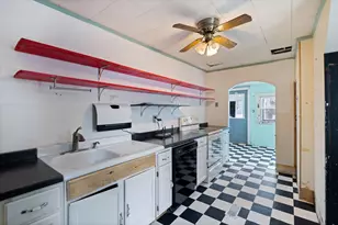 404 Itasca Ave, Hibbing, MN 55746 - Photo 9