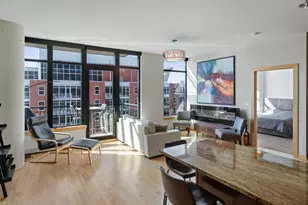 215 10th Ave S, Minneapolis, MN 55415 - Photo 1