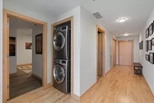 215 10th Ave S, Minneapolis, MN 55415 - Photo 17