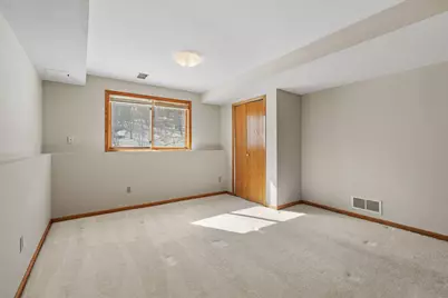 8136 Dakota Lane, Chanhassen, MN 55317 - Photo 23