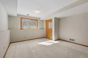 8136 Dakota Ln, Chanhassen, MN 55317 - Photo 23