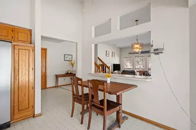 8136 Dakota Lane, Chanhassen, MN 55317 - Photo 11