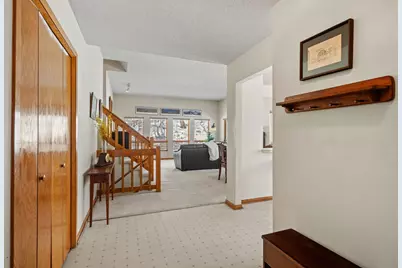 8136 Dakota Lane, Chanhassen, MN 55317 - Photo 5