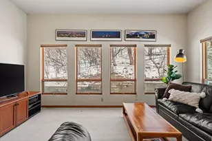 8136 Dakota Ln, Chanhassen, MN 55317 - Photo 9