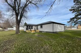 406 8th Ave SW, Pipestone, MN 56164 - Photo 59