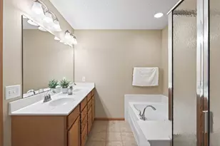 1845 Columbia Ln, Chanhassen, MN 55317 - Photo 13