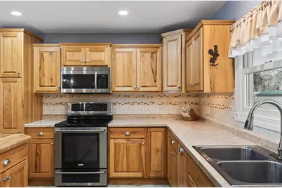 30945 Irene Avenue, Lindstrom, MN 55045 - Photo 11