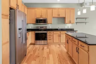 240 Spring St, Saint Paul, MN 55102 - Photo 11