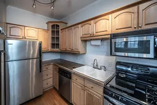 244 Marshall Ave, Saint Paul, MN 55102 - Photo 9