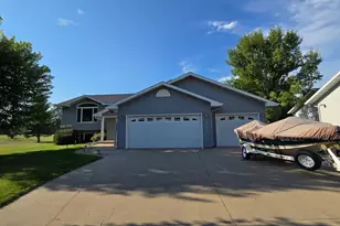 1207 Greenfield Ave, Fergus Falls, MN 56537 - Photo 39