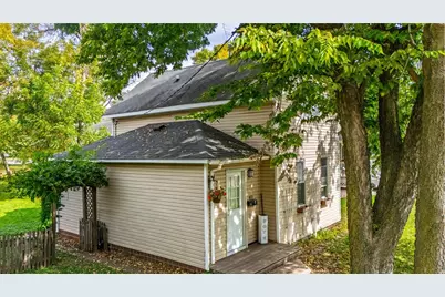 411 Oak Avenue SE, Montgomery, MN 56069 - Photo 3