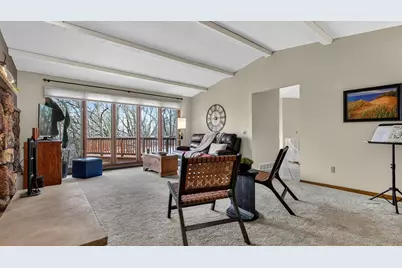 609 Manor Court, Altoona, WI 54720 - Photo 9