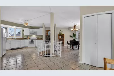 609 Manor Court, Altoona, WI 54720 - Photo 5