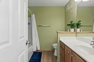 1666 Village Trail E, Maplewood, MN 55109 - Photo 19