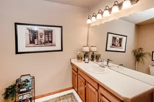 1560 Glenbeigh Knolls, Woodbury, MN 55125 - Photo 27