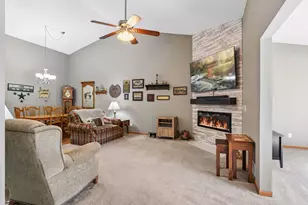 7887 Barrymore Ln, Woodbury, MN 55125 - Photo 3