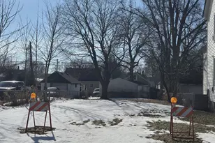 920 Fremont Ave, Saint Paul, MN 55106 - Photo 1