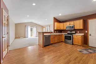 205 Park Dr, Lewiston, MN 55952 - Photo 5