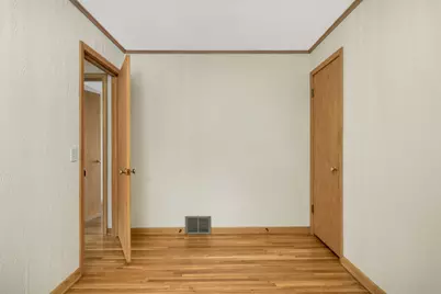 7501 Clinton Avenue, Richfield, MN 55423 - Photo 17