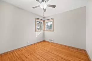 7720 Viewcrest Ln, New Hope, MN 55427 - Photo 17