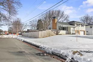 7720 Viewcrest Ln, New Hope, MN 55427 - Photo 25