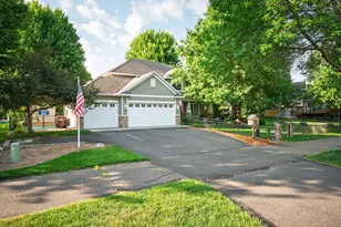 723 36th St W, Hastings, MN 55033 - Photo 1