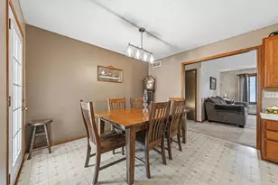 526 Beaver Street E, Belle Plaine, MN 56011 - Photo 5